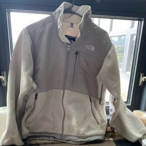 Women’s Northface Jacket Medium
